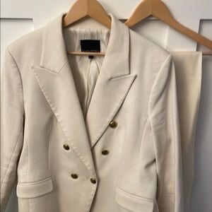 Banana Republic Cream Suit with Structured Silhouette